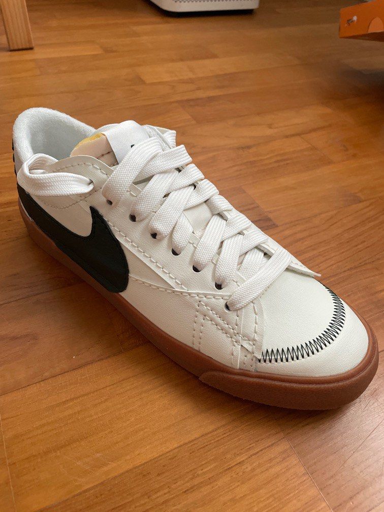 nike blazers low gum sole