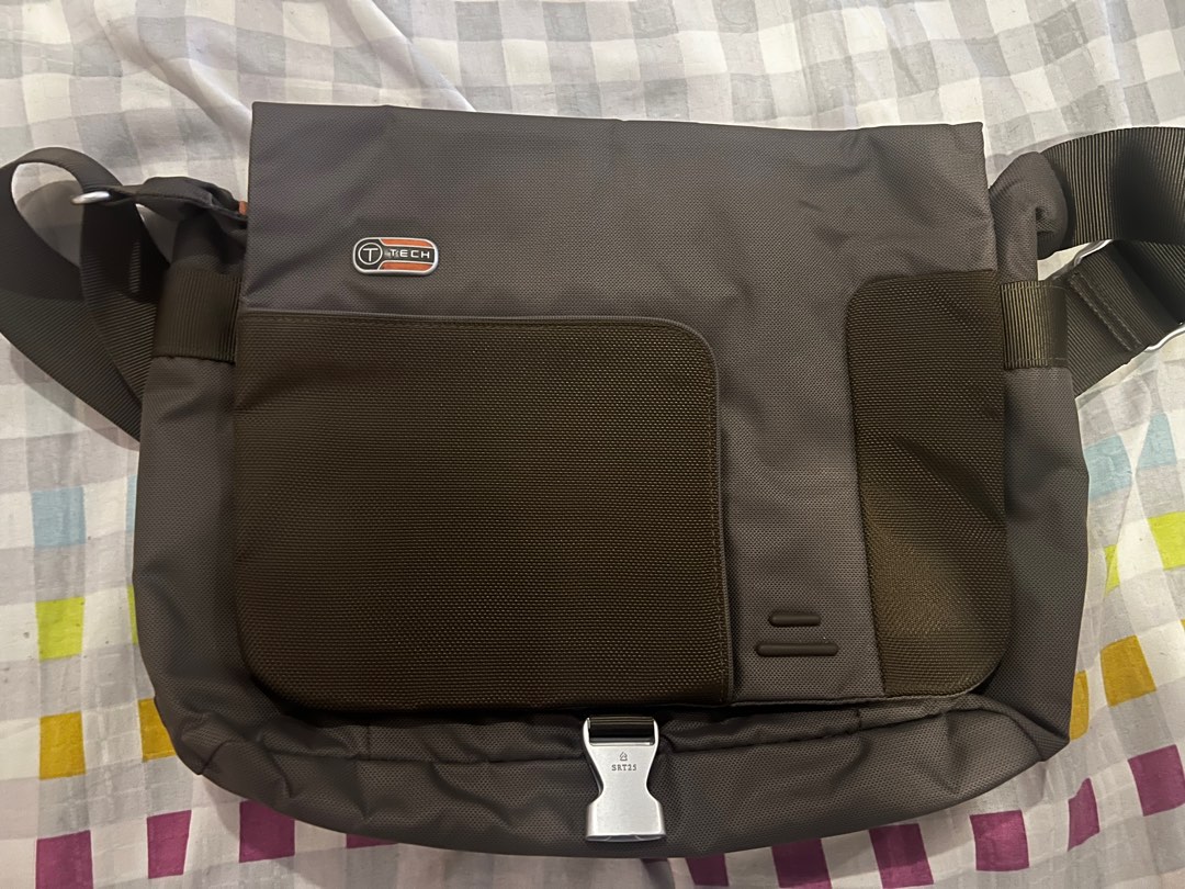 [ORIGINAL] Tech Messenger Bag , Men's Fashion, Bags, Sling Bags on