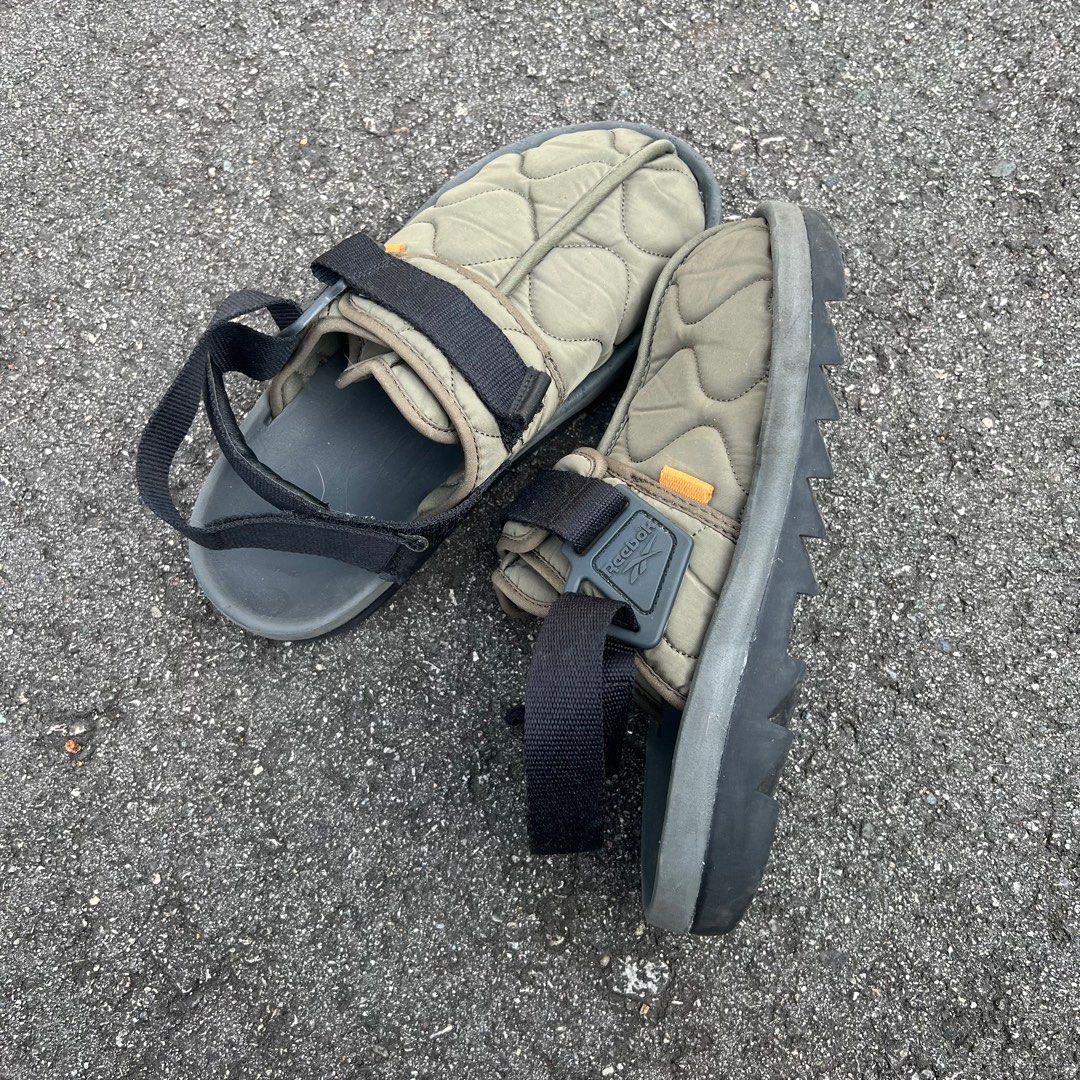 Reebok sandals store under 1