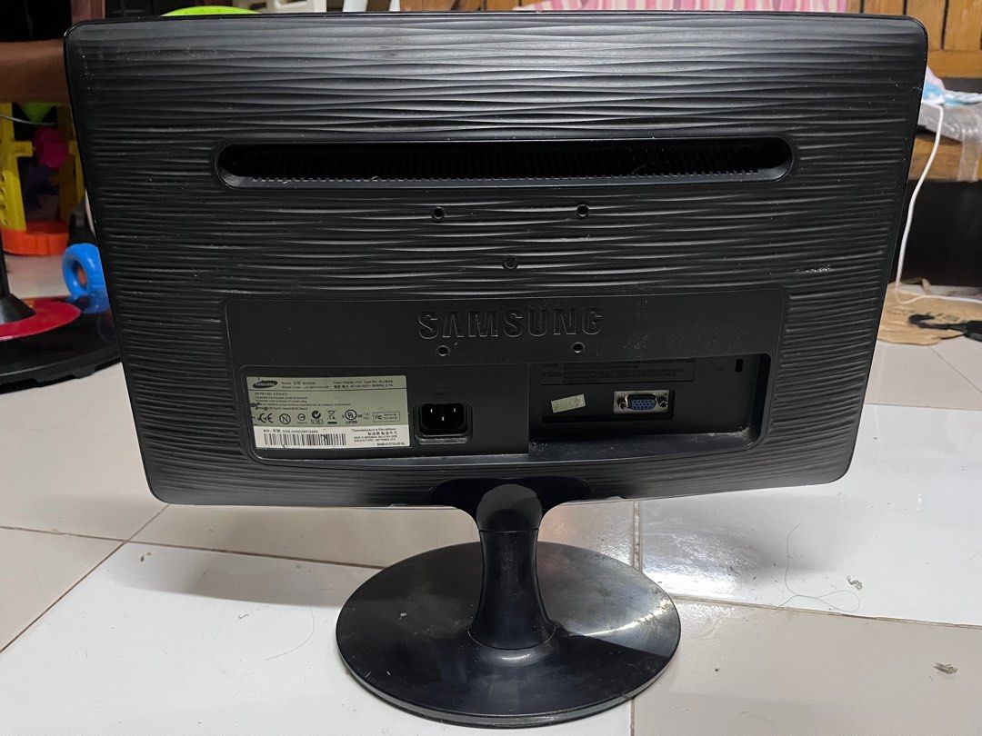 Samsung monitor old model on Carousell