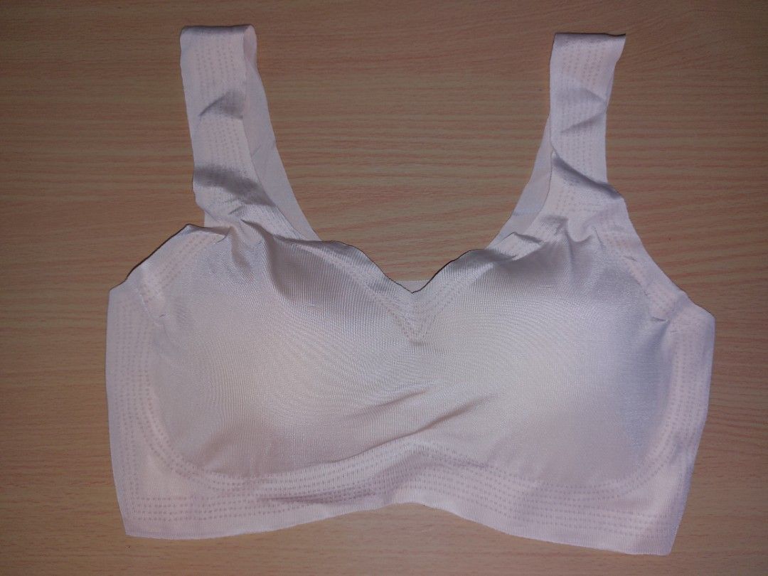 Seamless Bra, Women's Fashion, Undergarments & Loungewear on Carousell