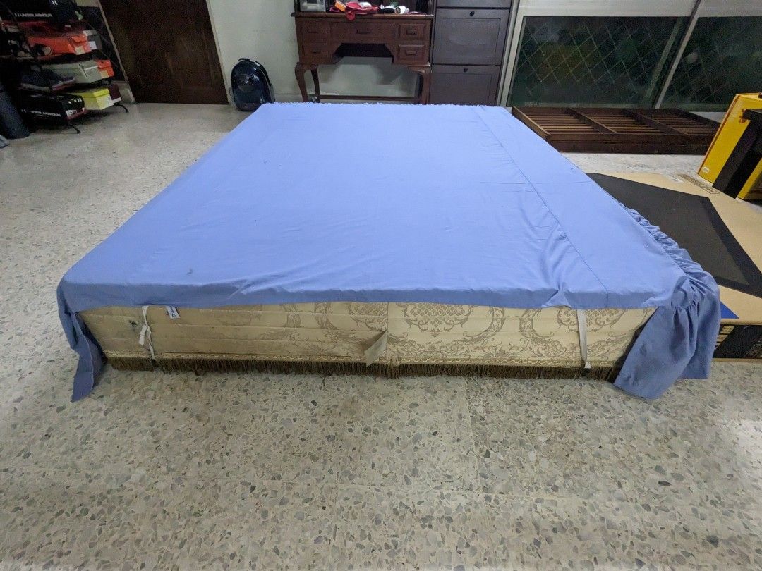 Slumberland Queen Size Bedframe Timber Platform, Furniture & Home