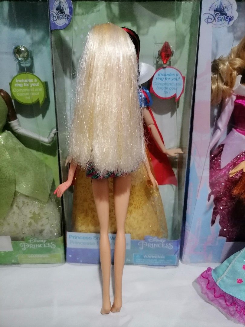 Stella Winx doll (Category: Figurines & Statues) located in Baguio. Submitted by ems_collects (Listing ID 1226786411, Image 2). Description: Slightly loose joint but tight enough to hold pose *No shoes.