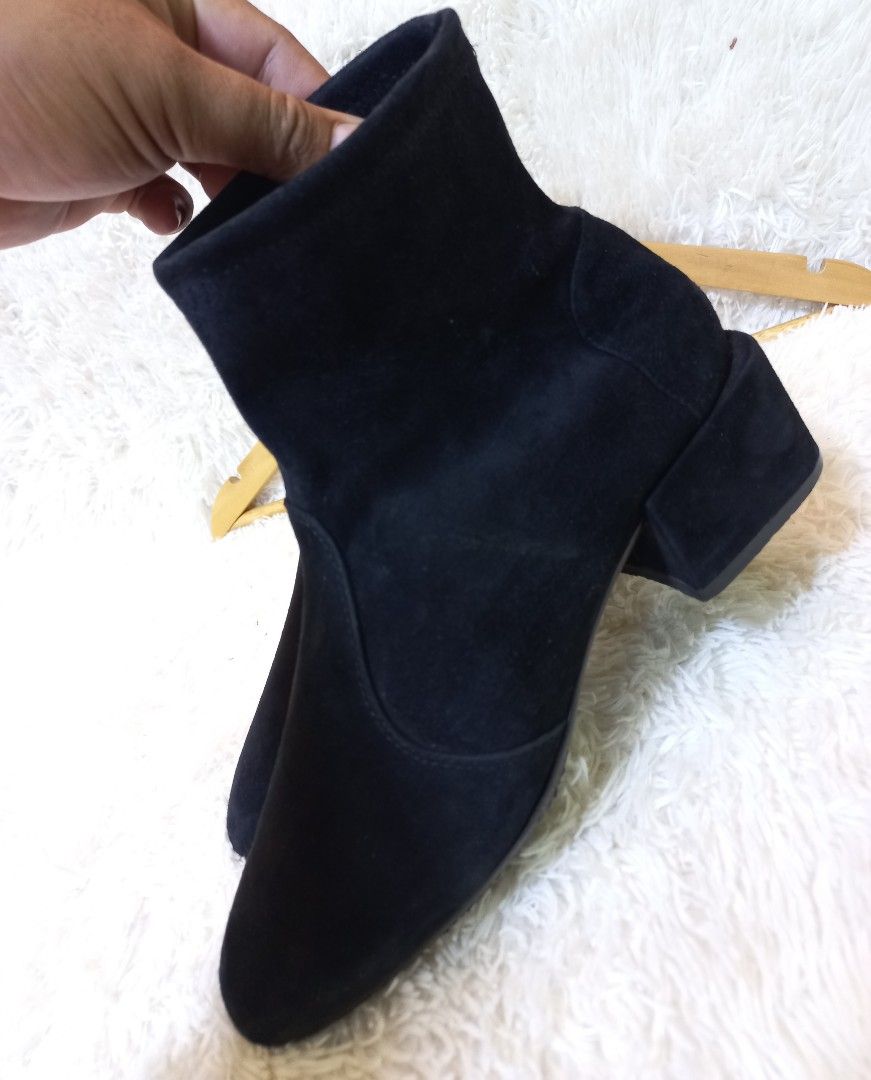 Stuart Weitzman Black suede notazzie boots