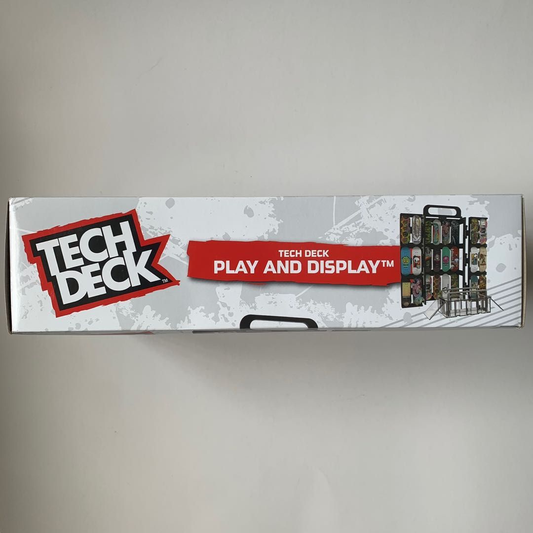 Tech Deck Play and Display Element