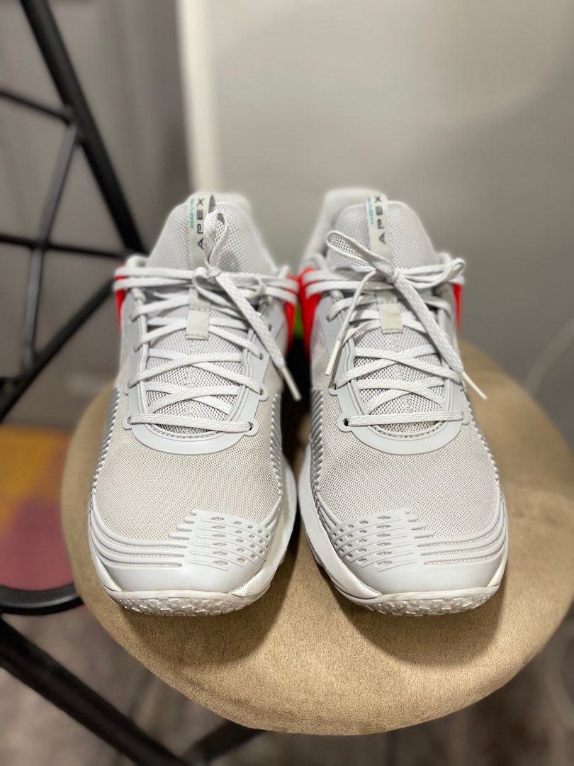 UA Hovr Apex (Category: Sneakers) located in Manila. Submitted by jedmac (Listing ID 1226758504, Image 2). Description: Complete with Box Buyer will handle the Shipment Cost RFS: need cash.
