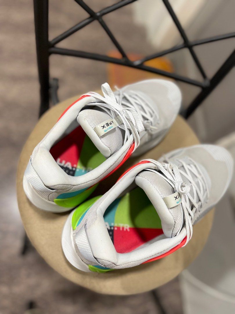 UA Hovr Apex (Category: Sneakers) located in Manila. Submitted by jedmac (Listing ID 1226758504, Image 3). Description: Complete with Box Buyer will handle the Shipment Cost RFS: need cash.