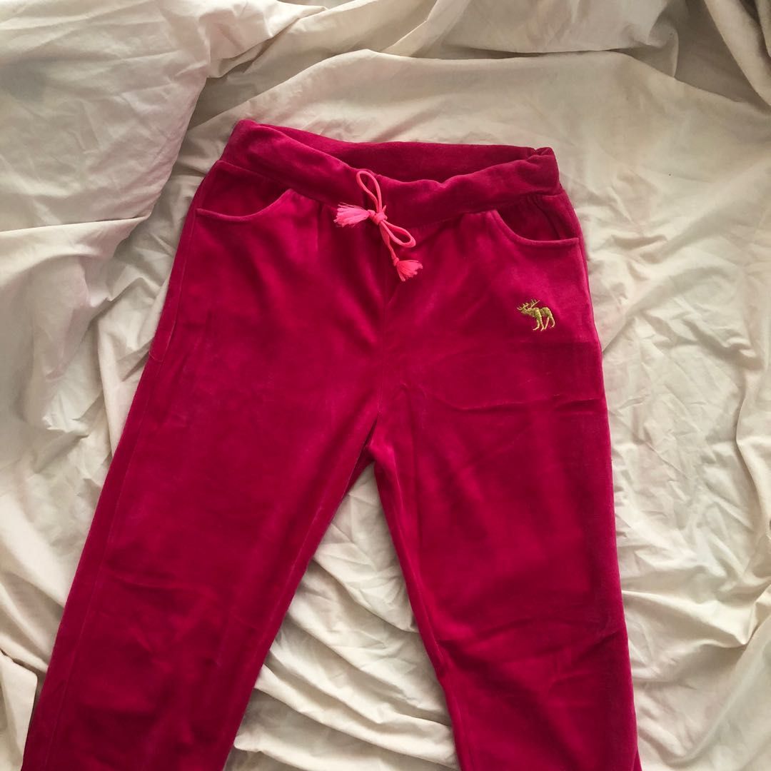 Velvet Track pants Joggers (Category: Other Bottoms) located in Quezon City. Submitted by thrifthings (Listing ID 1226733624, Image 2). Description: fits S-L.