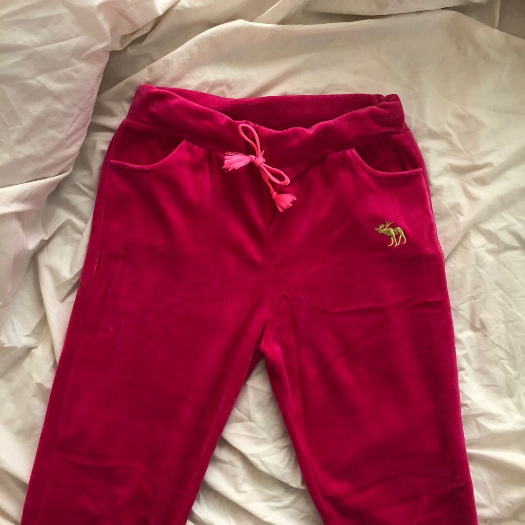 Velvet Track pants Joggers (Category: Other Bottoms) located in Quezon City. Submitted by thrifthings (Listing ID 1226733624, Image 1). Description: fits S-L.