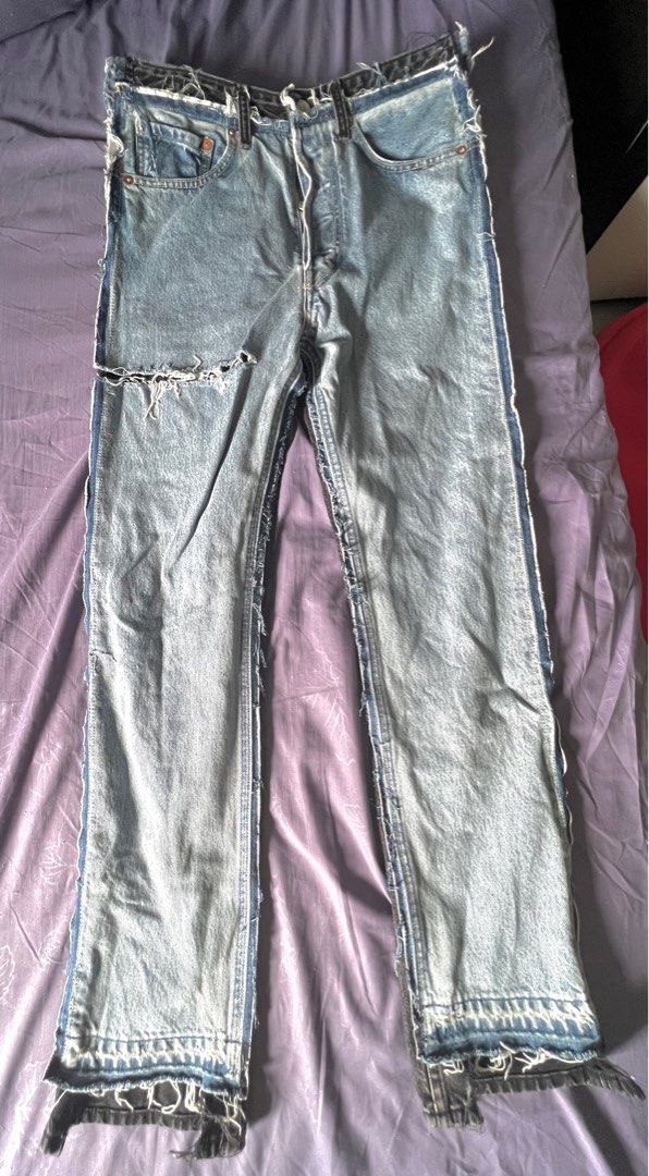 Vetements x Levi s Distressed Jeans Men s Fashion Bottoms Jeans on Carousell