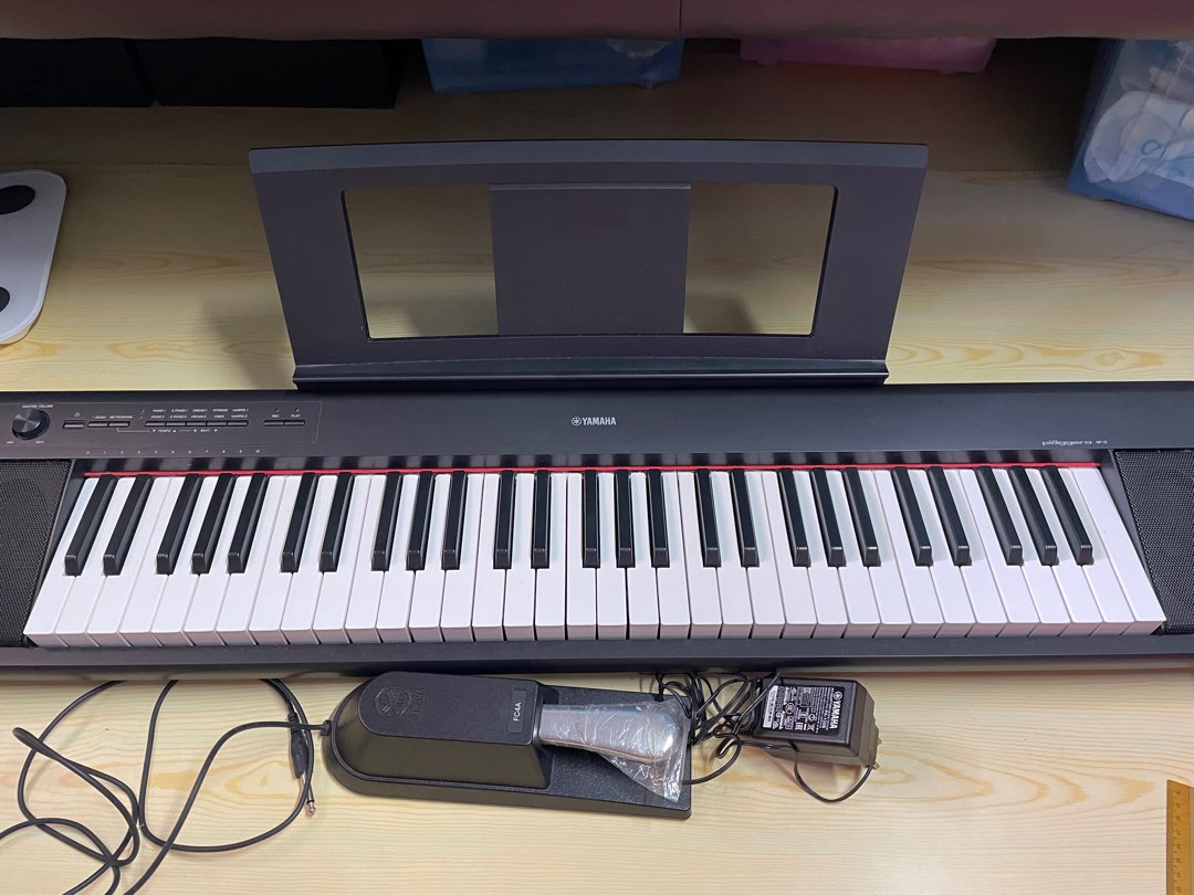 Yamaha 61key keyboard with pedal, Hobbies & Toys, Music & Media