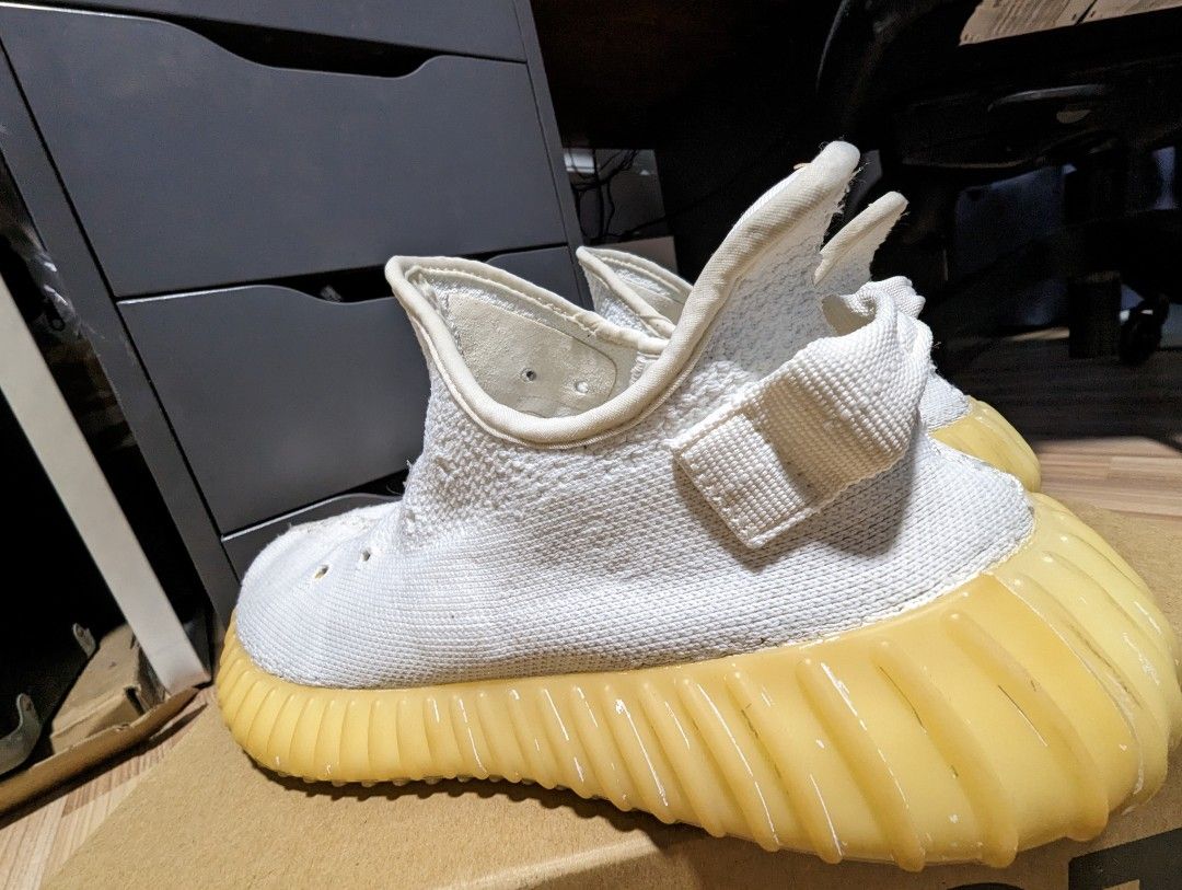 Yeezy Boost 350v2 triple white