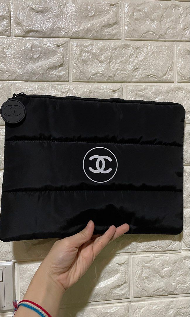 💯2023 Chanel makeup/cosmetic pouch/accessories/hand carry pouch bag/  accessories pouch/ gift/storage pouch Black and white limited edition  perempuan
