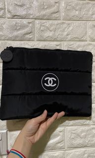 2023 Chanel makeup/cosmetic pouch/accessories/hand carry