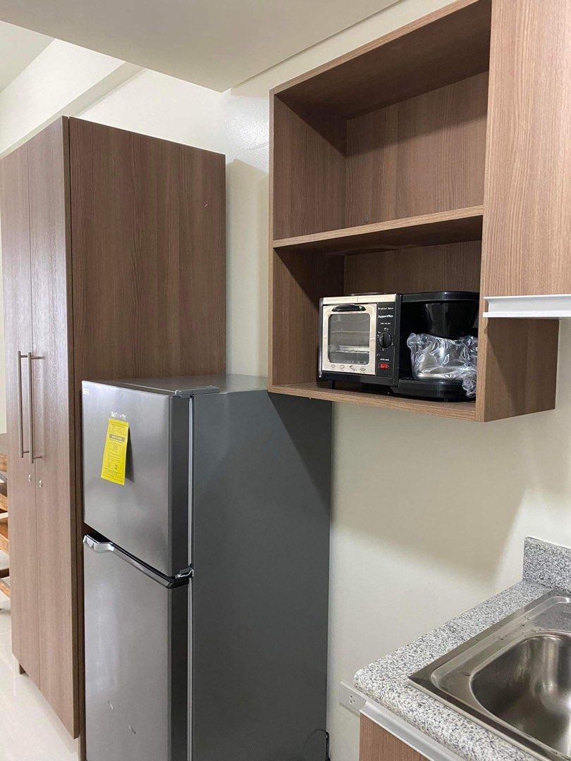 3Torre Lorenzo Studio Unit (Category: Apartments & Condos) located in Makati City. Submitted by future.fits (Listing ID 1049185799, Image 3). Description: UNIT 2118, facing Makati, 21 sqm - Located at P. Ocampo St. Beside De La Salle College of St. Benilde School of Design & Arts, across St. Scholastica's College Manila, and near De La Salle University Manila; ~2KM to Makati Inclusions: - Range Hood - Double deck bed - Washing machine - Ref - Toa