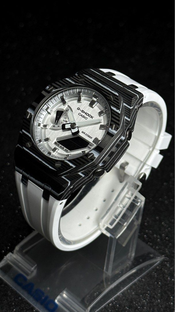 CasiOak Carbon Fiber Series GA 2100 in the latest Carbon