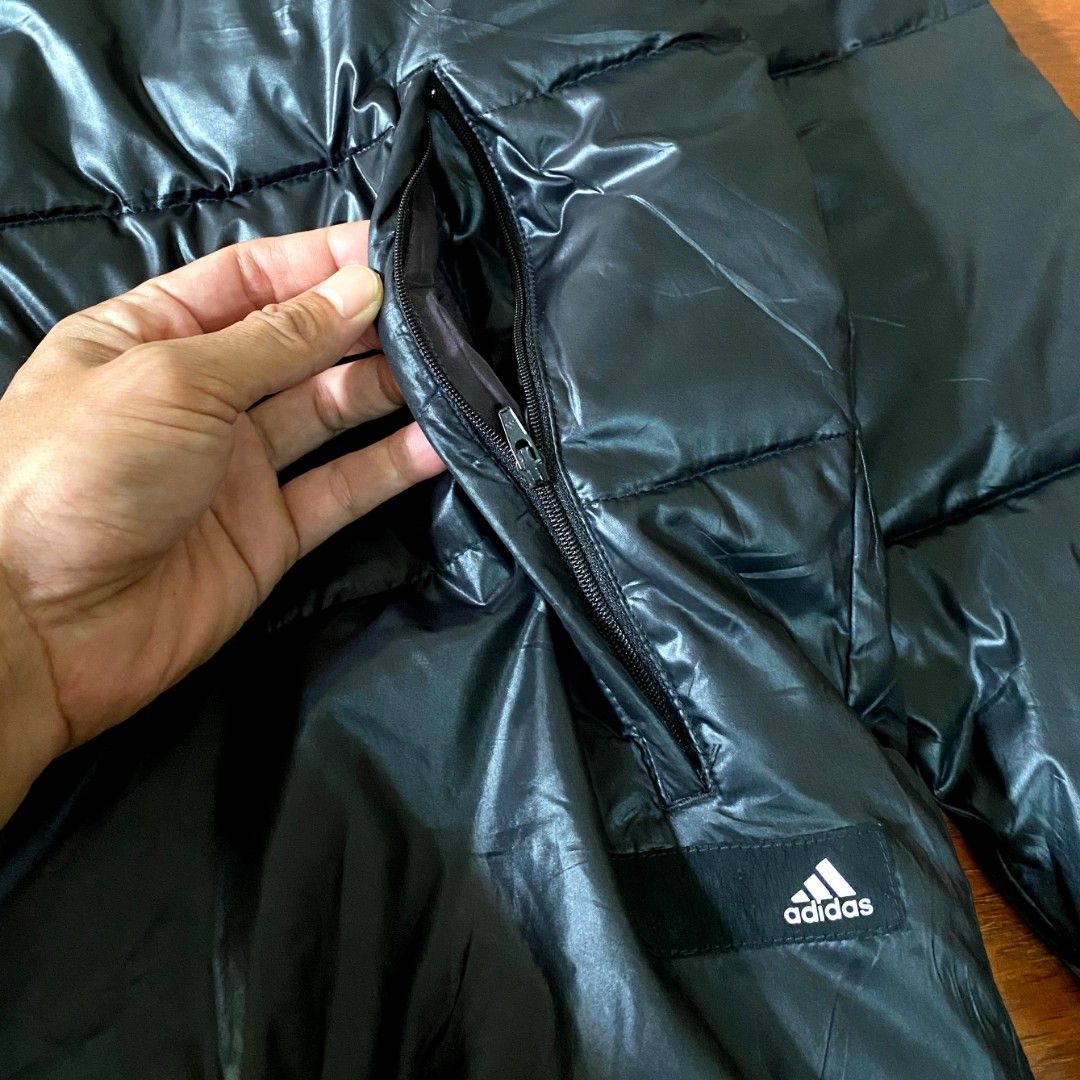 Adidas down jacket ( XL ), Fesyen Pria, Pakaian , Baju Luaran di Carousell