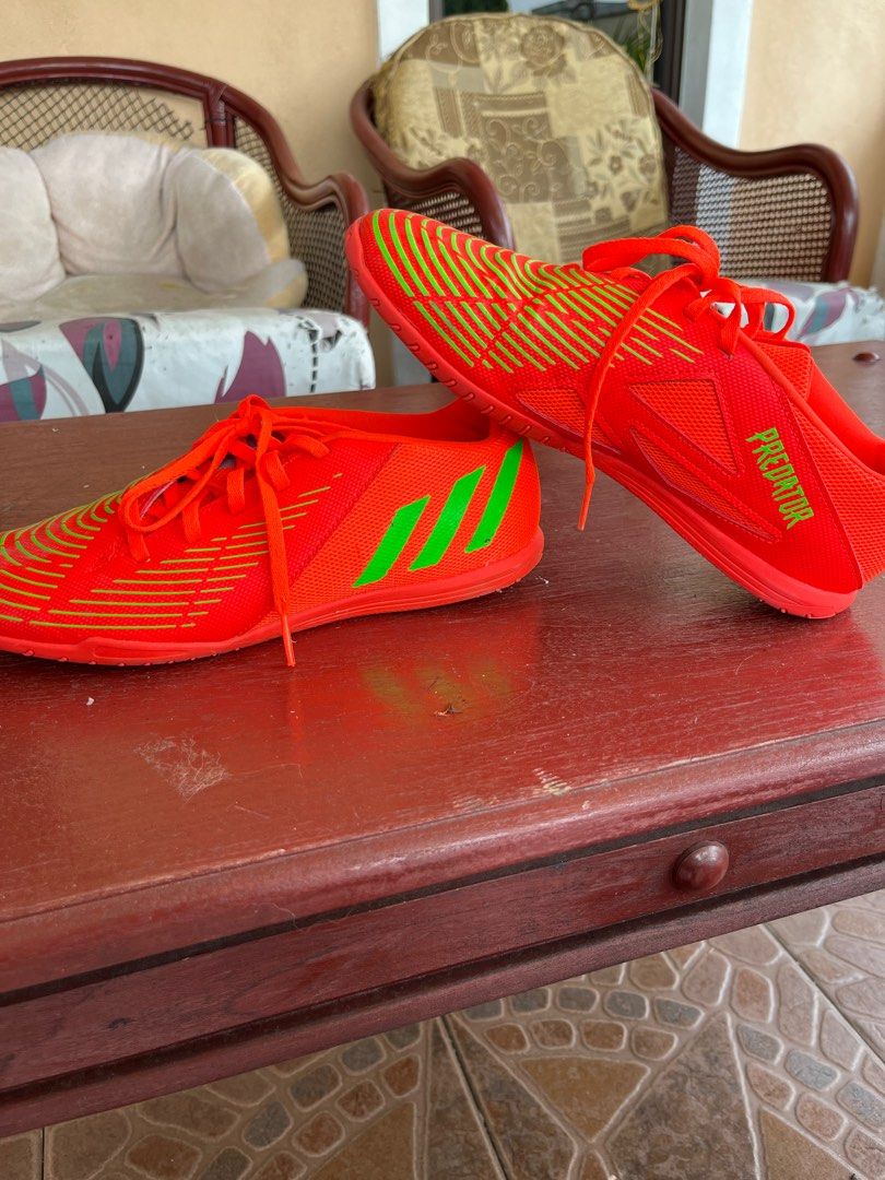 Kasut futsal predator on sale