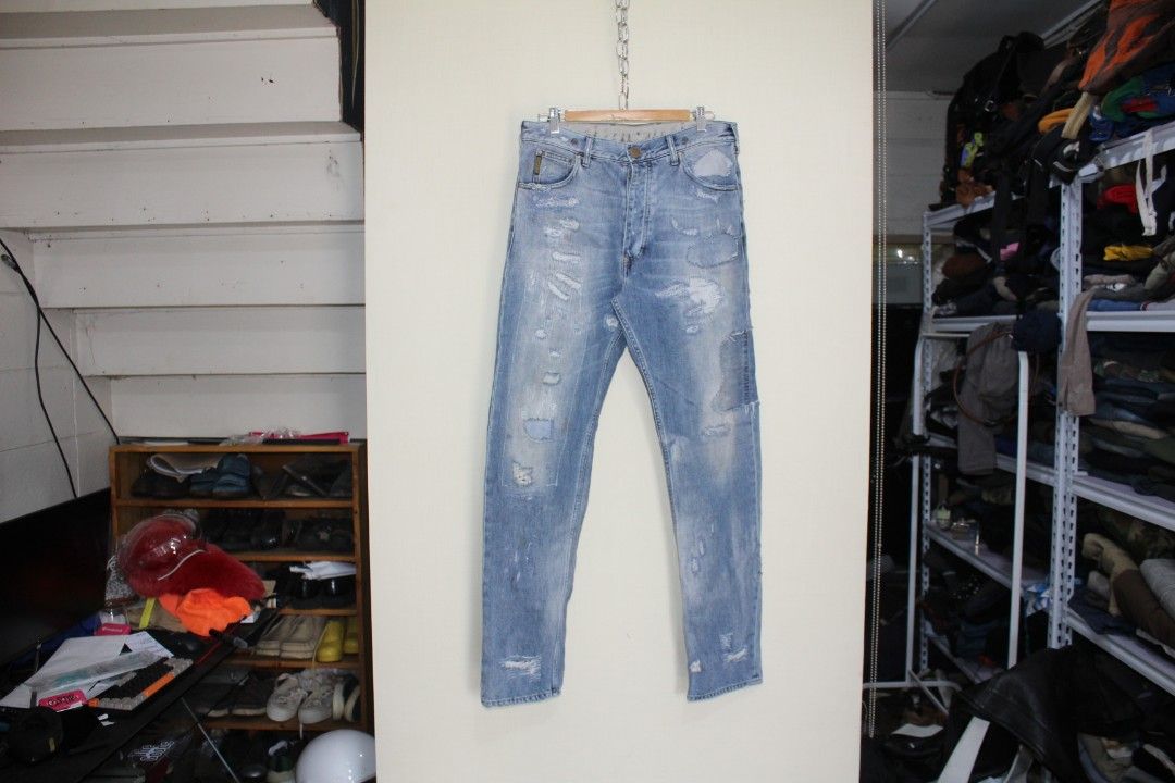 Armani ghost samurai (Category: Jeans) located in Makati City. Submitted by thegoods_mnl (Listing ID 1227026141, Image 1). Description: @thegoods_mnl size 32.