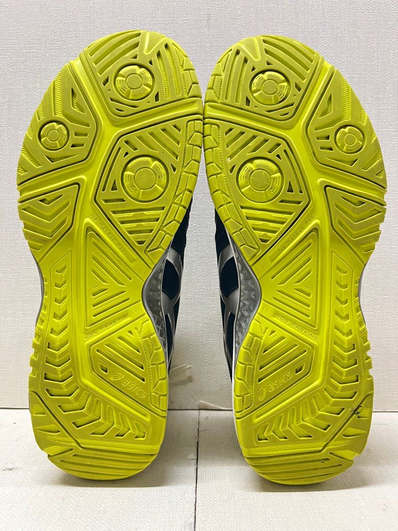 Asics Gel Resolution 7 (7UK/8US), Sports Equipment, Sports & Games, Racket & Ball Sports on