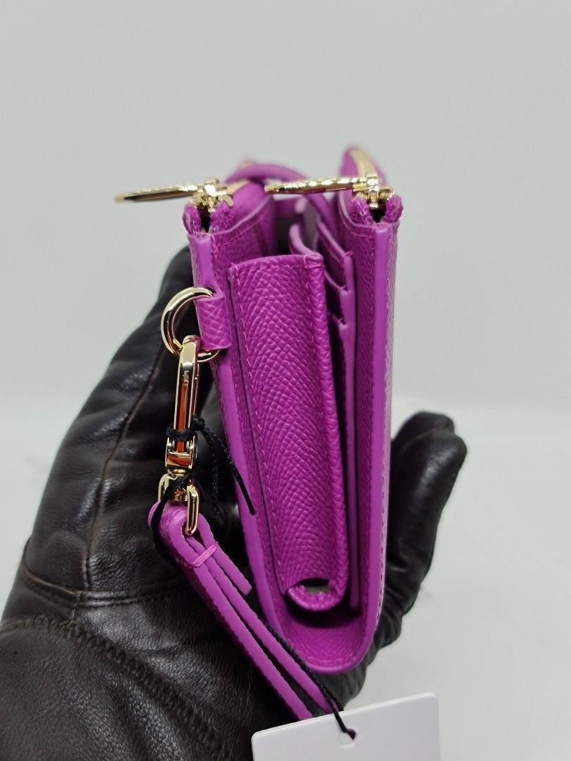 Authentic Furla Wristlet (Category: Luxury Bags & Wallets) located in Binan City. Submitted by mommysellsph (Listing ID 1227006568, Image 3). Description: Brand New from UK Has an interior compartment for a small phone Inclusive of card slots.