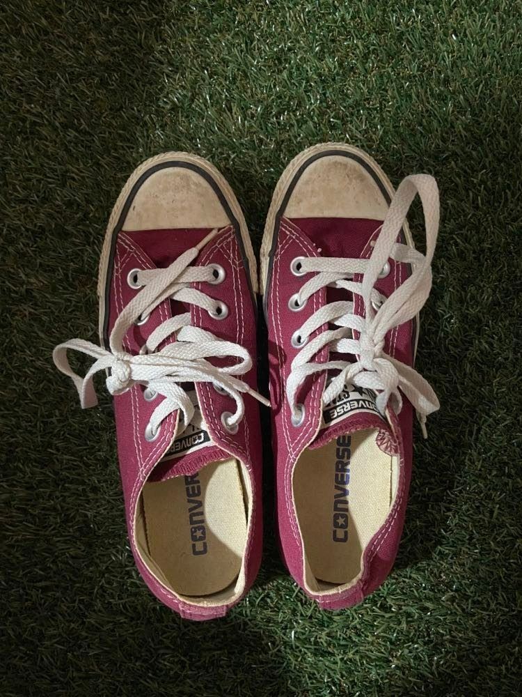Maroon converse clearance low tops