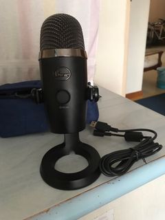 Blue Yeti Nano USB Mic (Shadow Gray) w/ Knox Boom Arm, Shock Mount