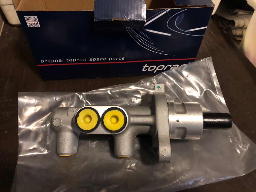 BMW E36 Brake Master Cylinder, Car Accessories, Accessories on Carousell