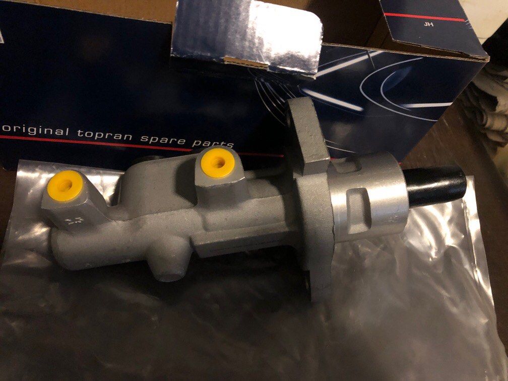 BMW E36 Brake Master Cylinder, Car Accessories, Accessories on Carousell