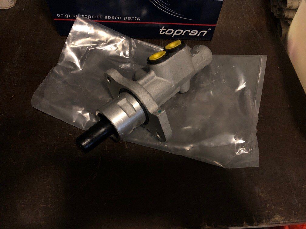 BMW E36 Brake Master Cylinder, Car Accessories, Accessories on Carousell
