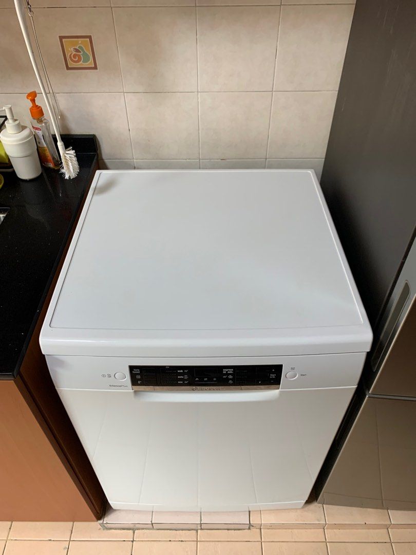 Bosch Series 4 Dishwasher (60cm, Model SMS46GW01P), TV & Home