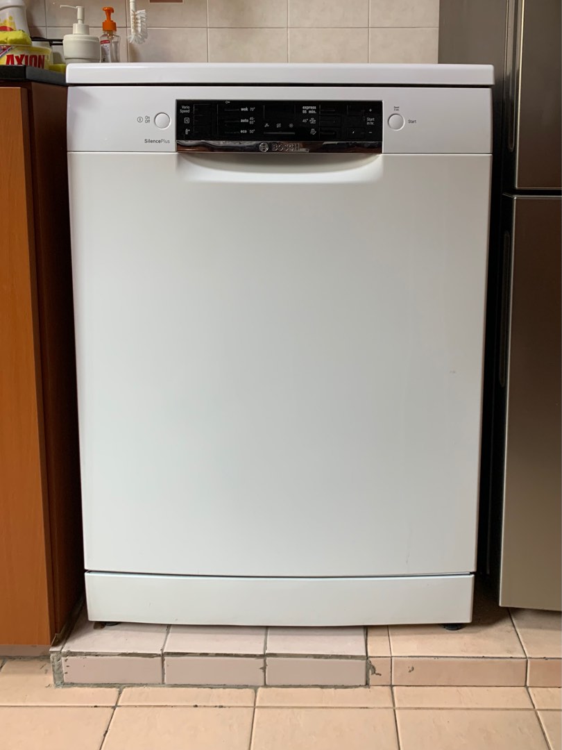 Bosch Series 4 Dishwasher (60cm, Model SMS46GW01P), TV & Home