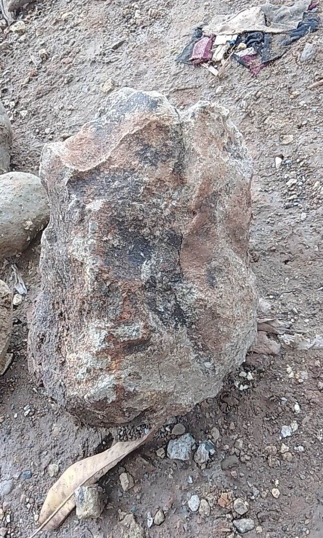 BOULDERS PER DUMP TRUCK, Commercial & Industrial, Construction