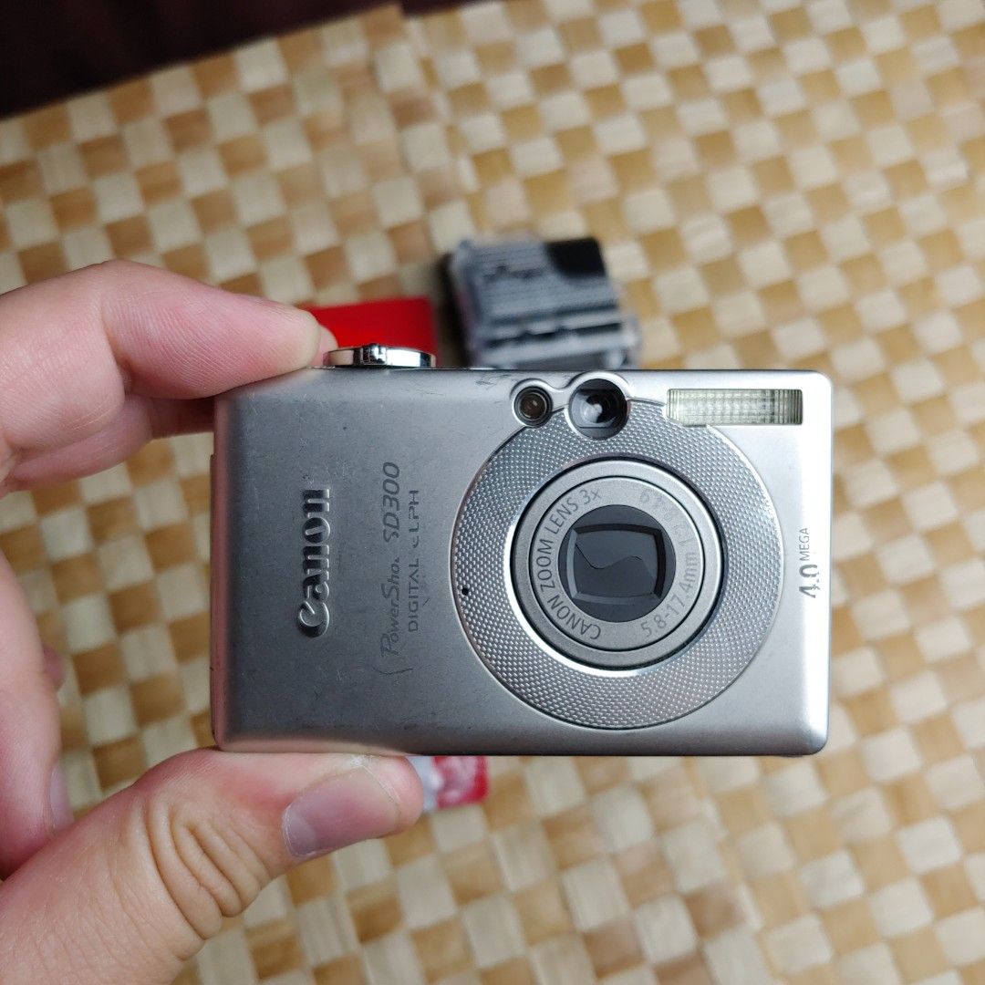 Canon PowerShot SD300 Vintage Digicam Digital, Photography, Cameras on