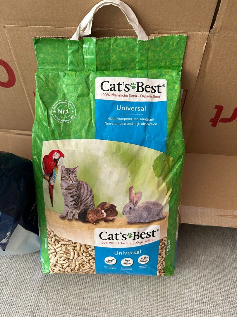 Cat’s Best Universal Cat Litter (5.5kg) comes with a free half bag, Pet