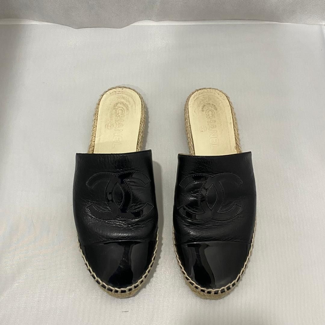 CHANEL MULES ESPADRILLES BLACK SHOES 38, Women's Fashion, Footwear