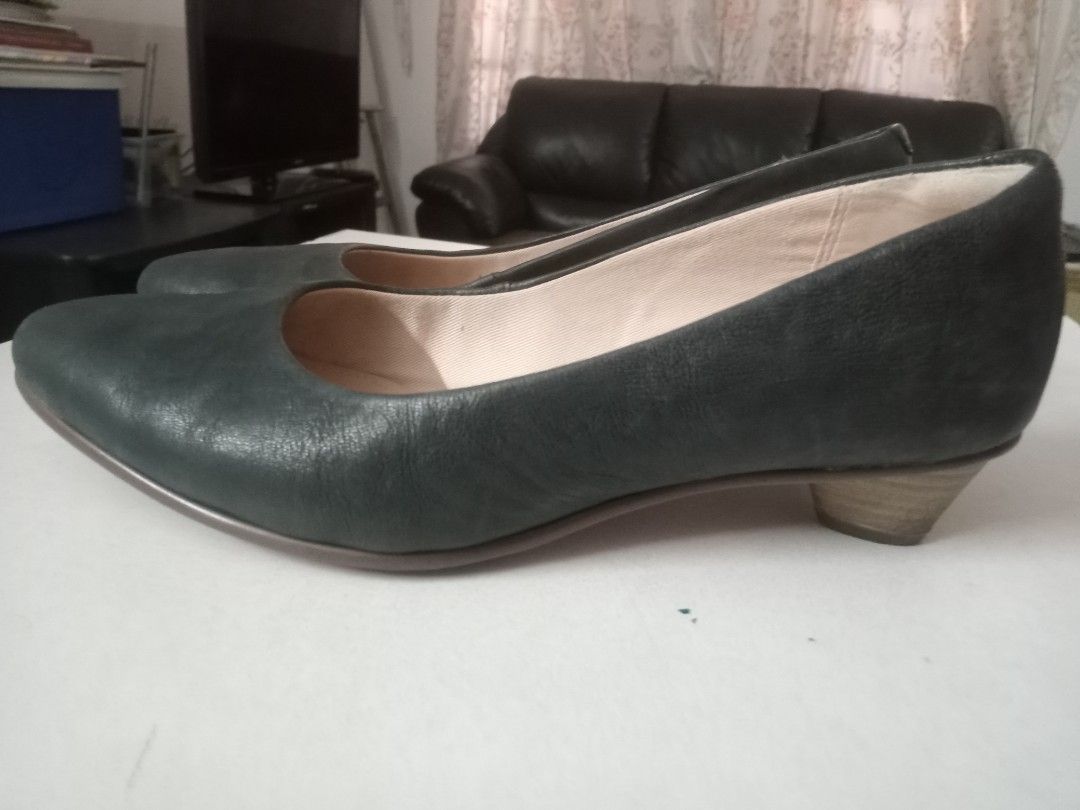 Clarks mena sales bloom black
