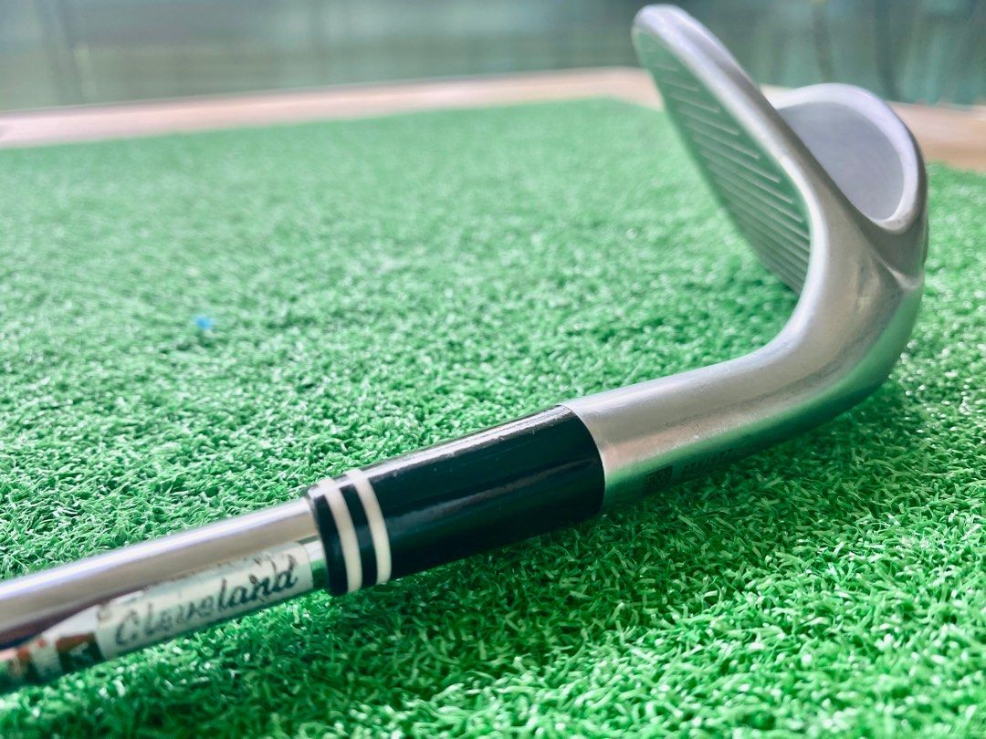 Cleveland Smart Sole 3 super friendly sand wedge, Sports Equipment