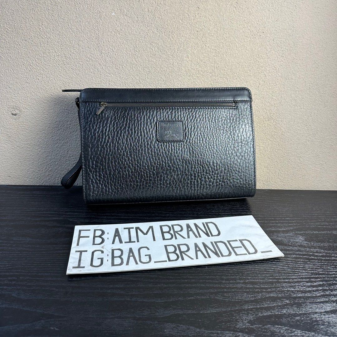 FENDI POUCH BAG, Men's Fashion, Bags, Belt bags, Clutches and Pouches on  Carousell