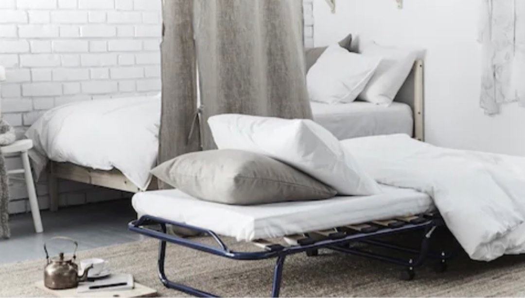 Collapsing bed, Furniture & Home Living, Furniture, Bed Frames