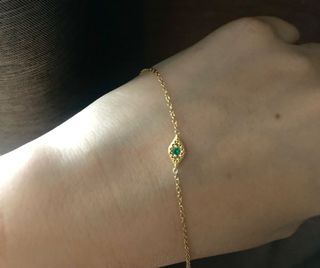 Dainty emerald eye-themed bracelet