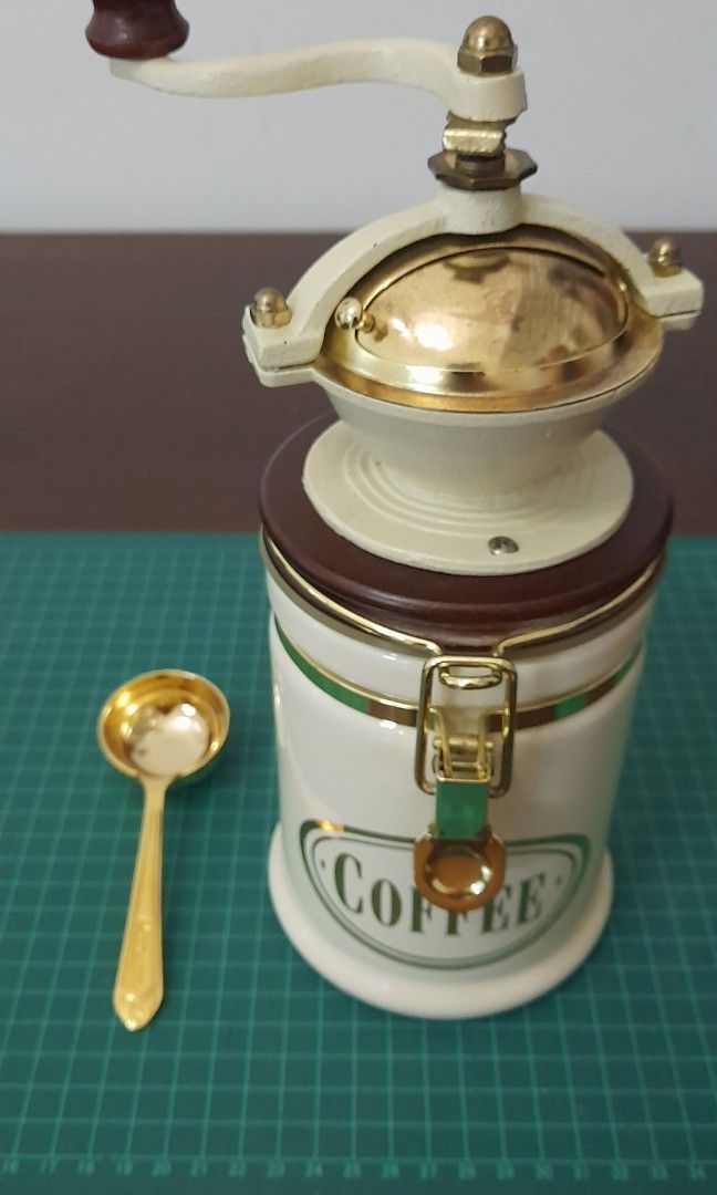 David Birch Marca Coffee Grinder, Food & Drinks, Beverages on Carousell