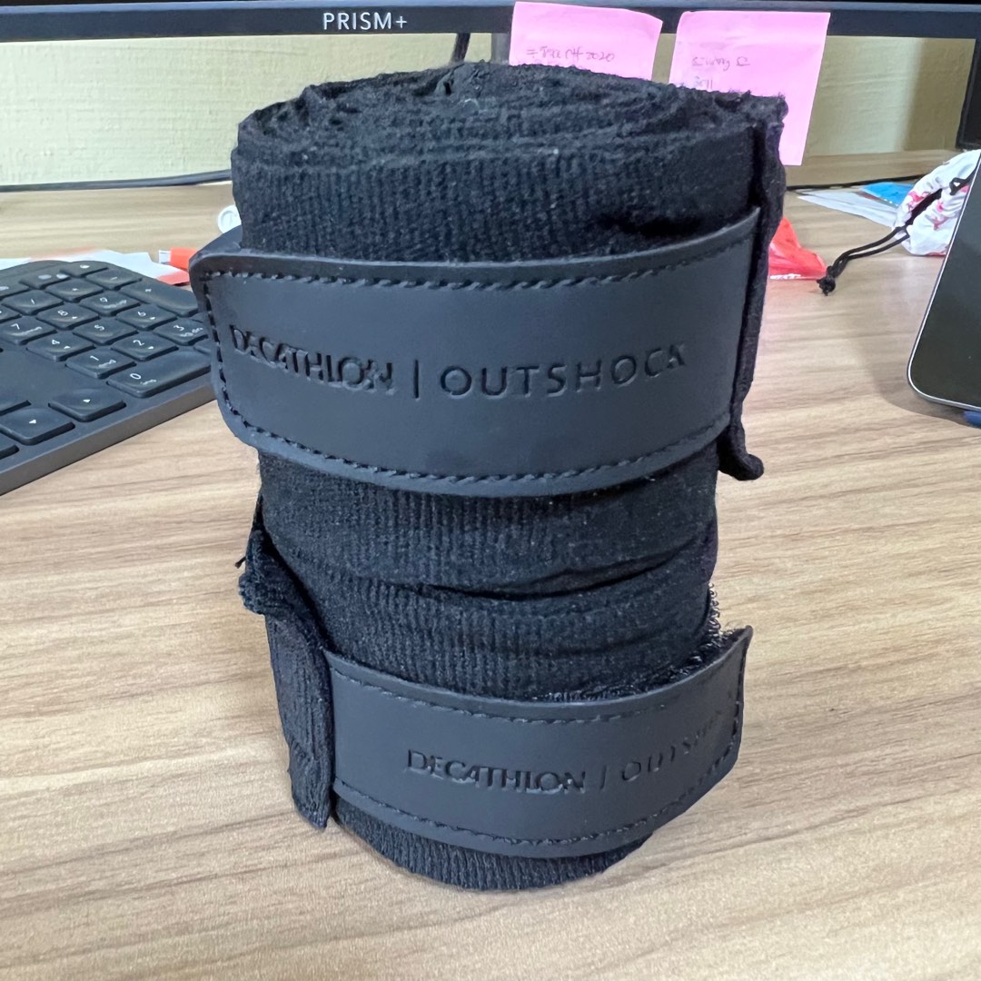 Decathlon Boxing hand wraps 4m Black, Sports Equipment, Other Sports