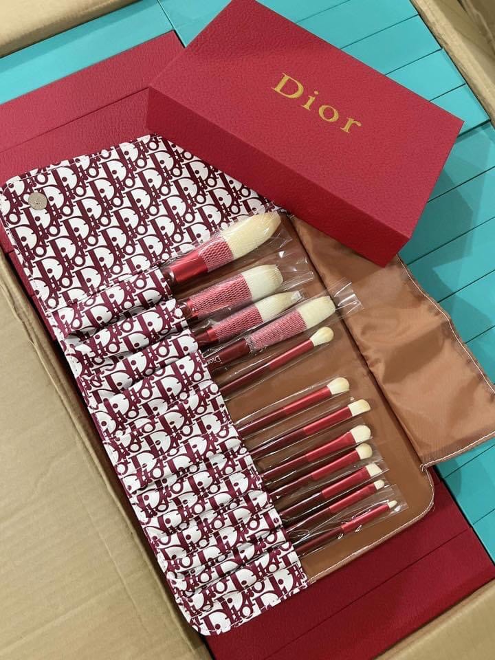 Dior Makeup brush set on Carousell