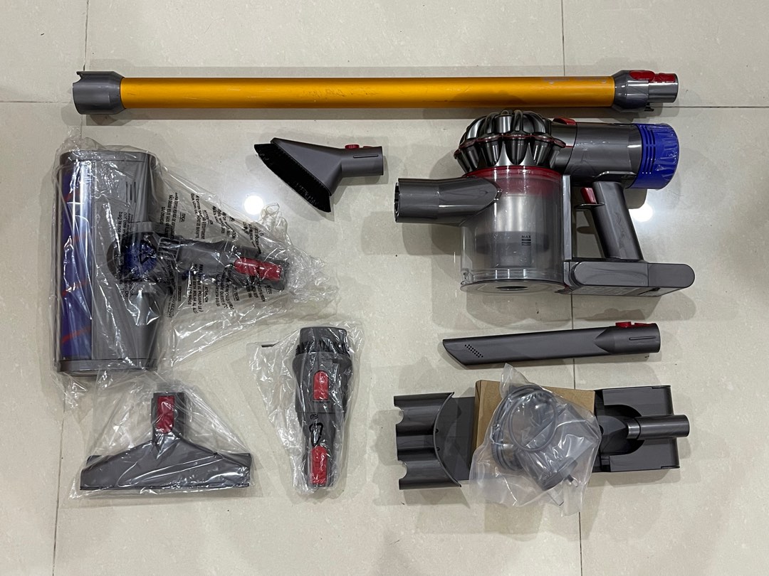 Refurb Dyson V8 Fluffy cordless Vacuum, TV & Home Appliances, Vacuum