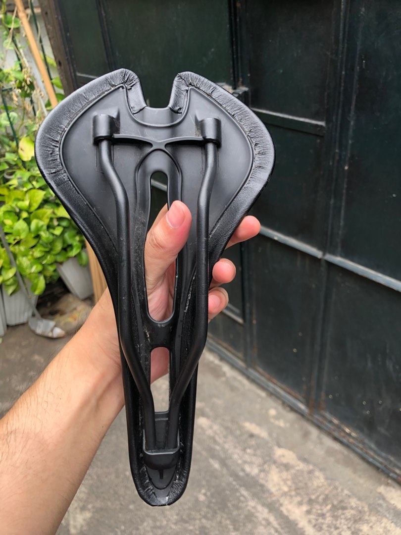 EC90 Saddle, Sports Equipment, Bicycles & Parts, Bicycles on Carousell