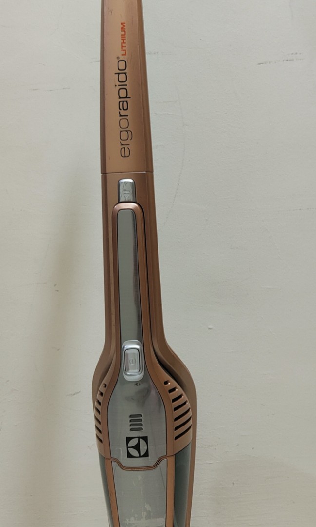 Electrolux Cordless Vacuum (Used), TV & Home Appliances, Vacuum Cleaner & Housekeeping on Carousell
