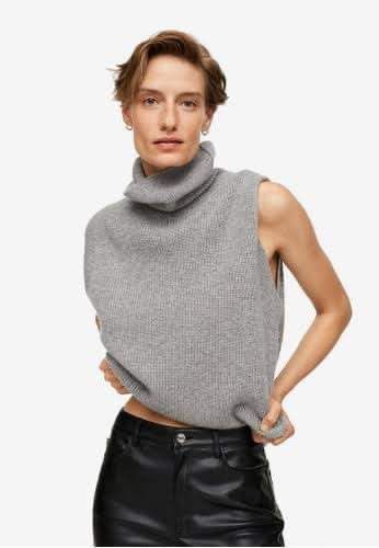 Excellent condition Zara sleeveless turtleneck in green small P1 200 Women s Fashion Tops Sleeveless on Carousell