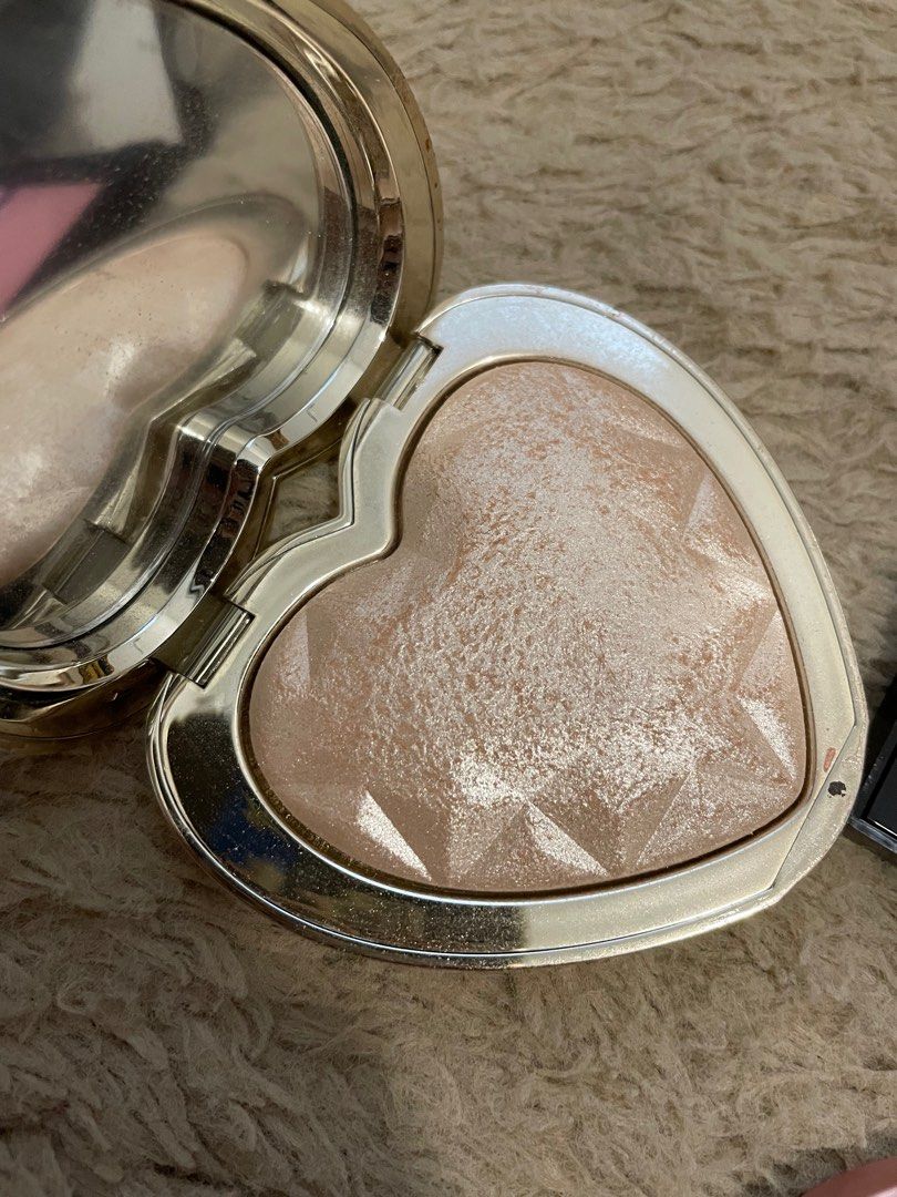 Expired branded blusher highlighter, Beauty & Personal Care, Face