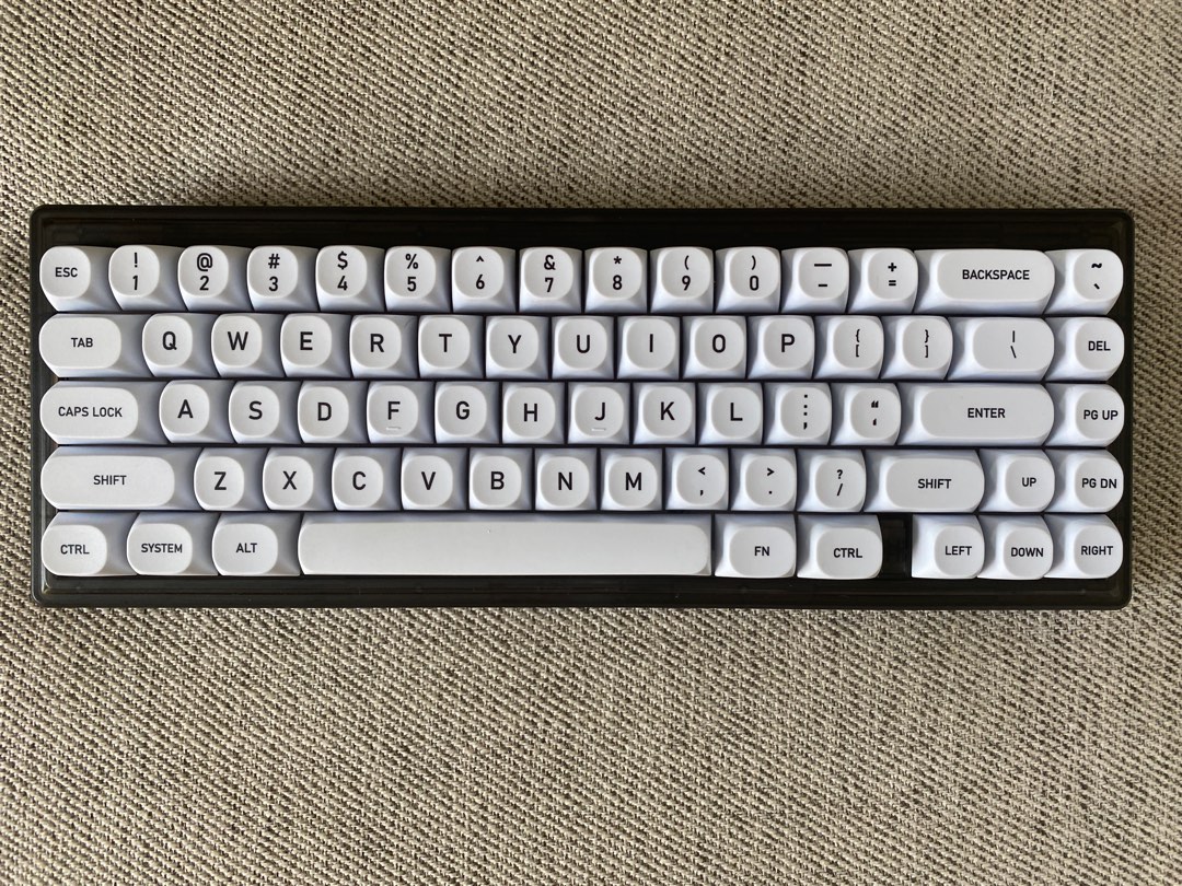 extremely-thocky-custom-mechanical-keyboard-computers-tech-parts